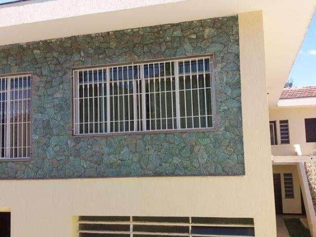 Casa Vila Marians reformada com 4 dormitórios, 1 suite e 8 vagas.