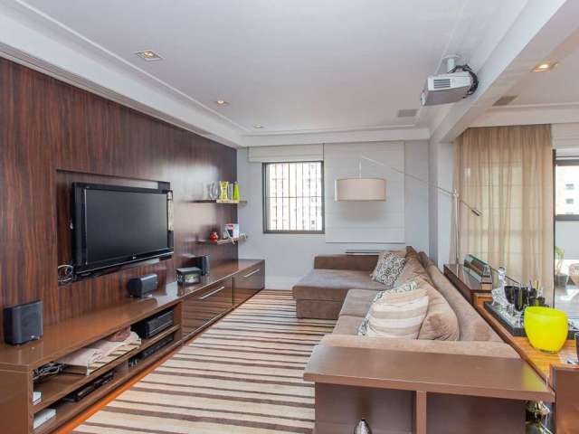 Apartamento de Alto Padrão à Venda em Moema - 3 Suítes, 3 Vagas, 230m², Lazer Completo