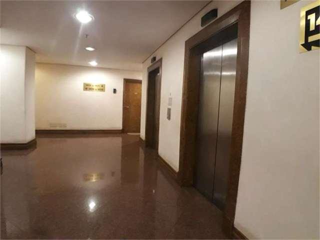 conjunto comercial perto da Berrini 135 M