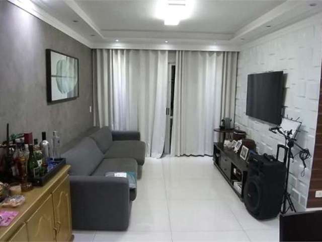 Apartamento com 3 quartos proximo ao Shopping Ibirapuera todo reformado, confortável e aconchegante