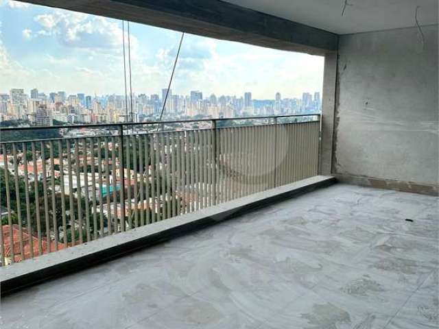 Apartamento novíssimo, 149m2, 3 suítes, 2 vagas, varanda com churrasqueira, cozinha integrada Moema