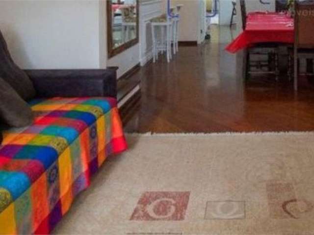 Linda casa a venda com 302 m² na aclimação