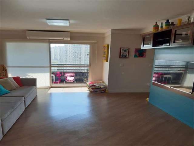 Apartamento 3 dormitórios com varanda e lazer na Vila Romana.