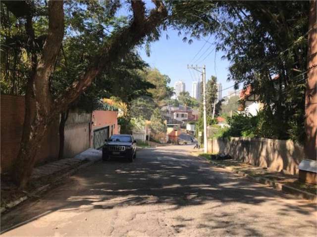 Terreno no Panambi / Morumbi com 770 m², local nobre e tranquilo, próximo ao Colégio Pio XII