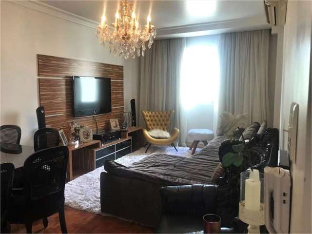 Apartamento no Jardim América com 2 dormitórios e 1 vaga.