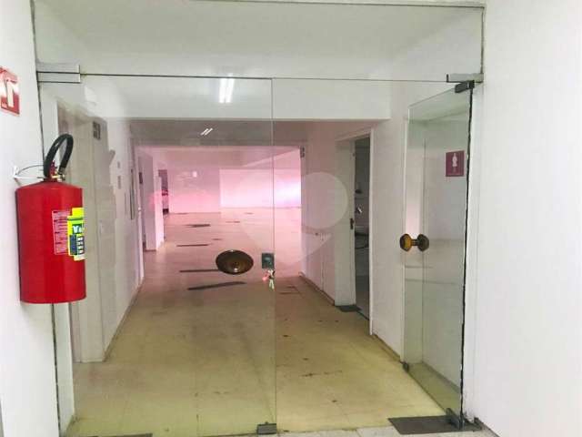 ÓTIMO CONJUNTO COMERCIAL PARA LOCAÇÃO  COM 125m² NO ITAIM BIBI!