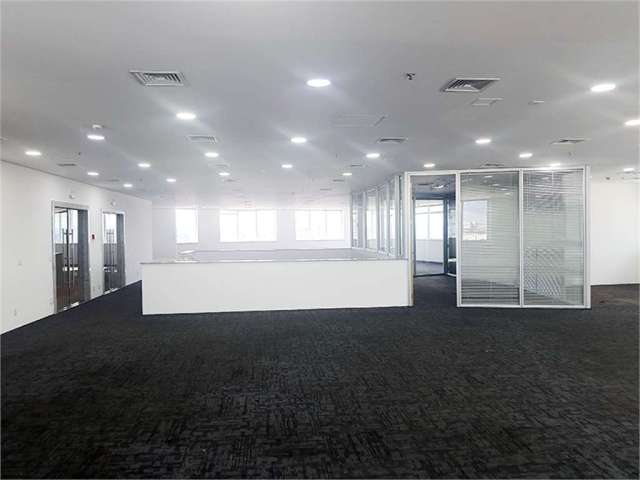 Excelente Conj. Comercial Duplex com 748,64m² em frente ao Shopping Paulista!