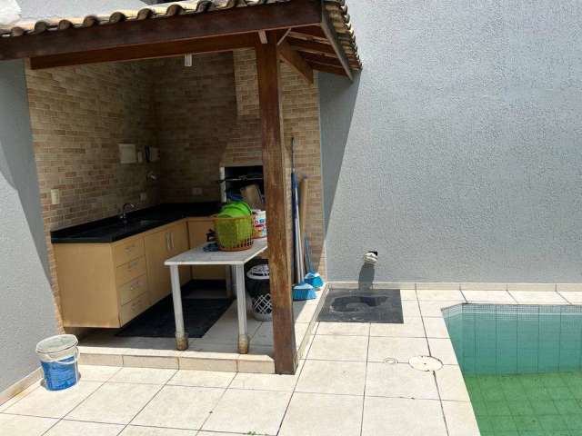 Casa terrea com piscina e churrasqueira na região do Jardim Prudência - 3 dormitorios sendo 1 suite