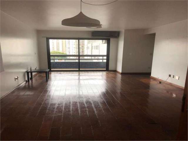 Apartamento na Vila Romana com sacada, 3 Dorms  e  lazer