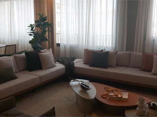 Lindo apartamento com 3 suítes de 170m2 no bairro Pinheiros