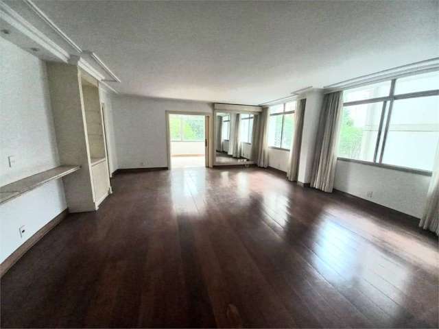 Apartamento de 390m2 no melhor dos Jardins !