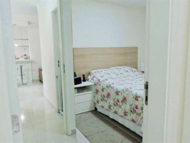 Apartamento no condominio Home Stay, Via Ibirapuera. Totalmente imobiliado. Ao Lado da estação AACD