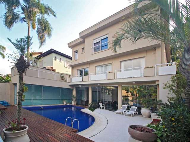 Casa  no alto da boa vista de 06 vagas, 4 suítes, piscina, raia, quadra de tênis e salão de festas