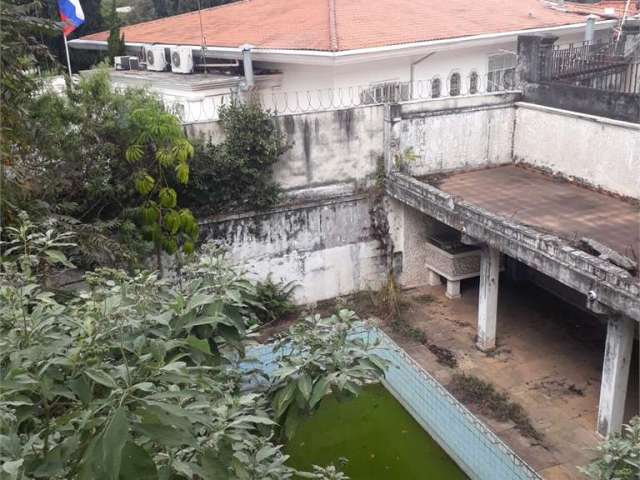 Imóvel em bairro nobre da Cidade Jardim ao lado do Jockey Club terreno com 450 m2