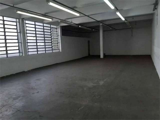 PREDIO AREA UTIL 785 m²  TOTAL DE PAVIMENTOS 3 PÉ DIREITO ACIMA DOS 5 MTS SANTO AMARO.ACEITA PERMUTA