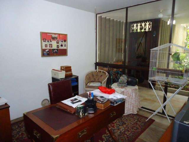 Casa com 4 dormitórios no Jardim Guedala