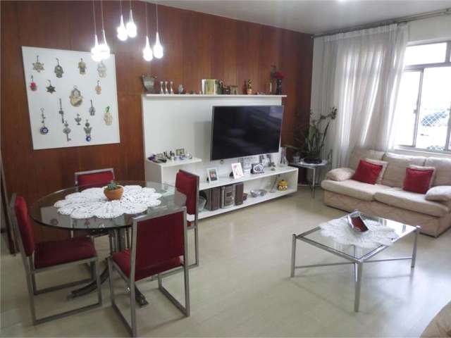 Apartamento com 03 Dormitórios - Bom Retiro