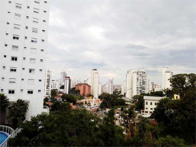 Apartamento próximo ao Metro com 03 dormitórios e 01 Suíte, 2 vagas  á venda na Vila Mariana!