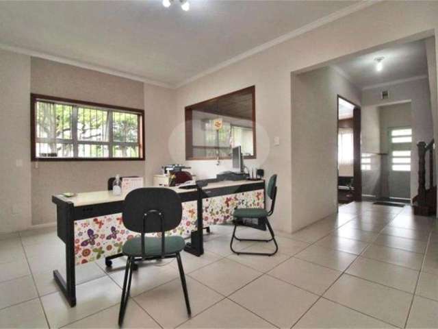 Casa comercial à venda no Jardim Paulista com 261m² de terreno e 4 vagas de garagem