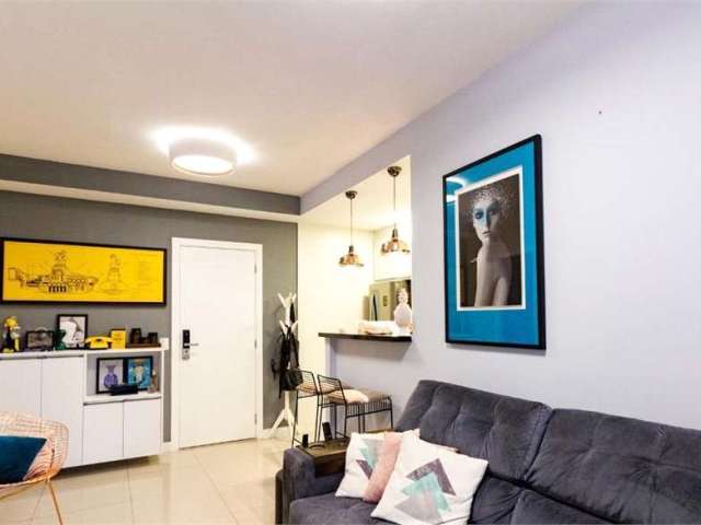 Apartamento de 1dormitório, 1 wc social , varanda Gourmet e lazer completo.