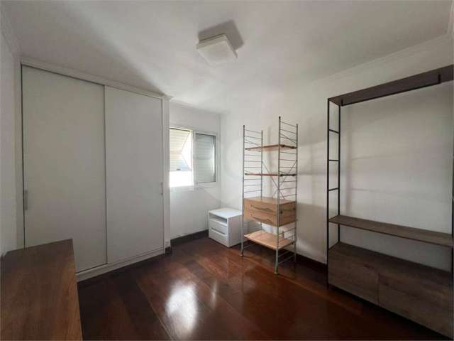 Apartamento no Campo Belo - com 1 dorm.