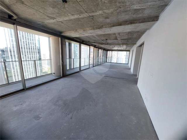 Apartamento Altíssimo Padrão para venda em Pinheiros, 3 suítes, 3 vagas, Lazer!