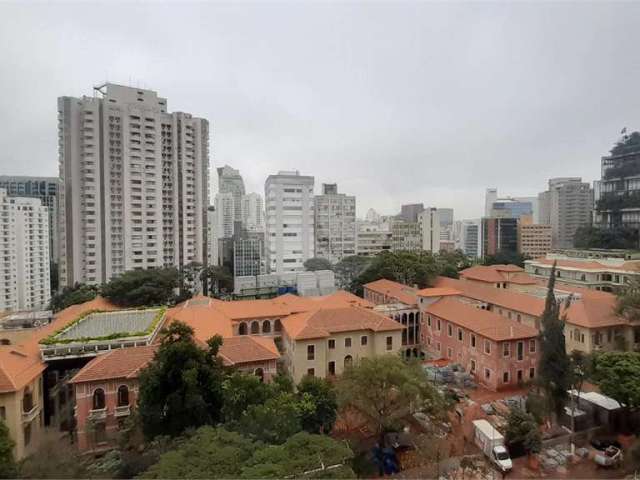 Bela Vista! Apartamento com 3 dormitórios e 1 vaga. Próx. ao metrô e ao shopping