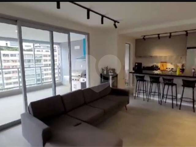 Apartamento venda Pinheiros 124m², 3 dormitórios, suíte, varanda gourmet, 2 vagas, Novo