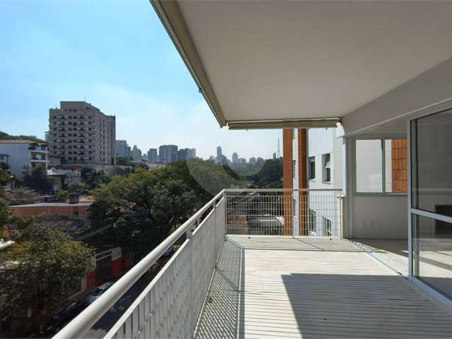 Apartamento exclusivo para locação reformado com 2 suites e 2vagas na Vila Madalena!