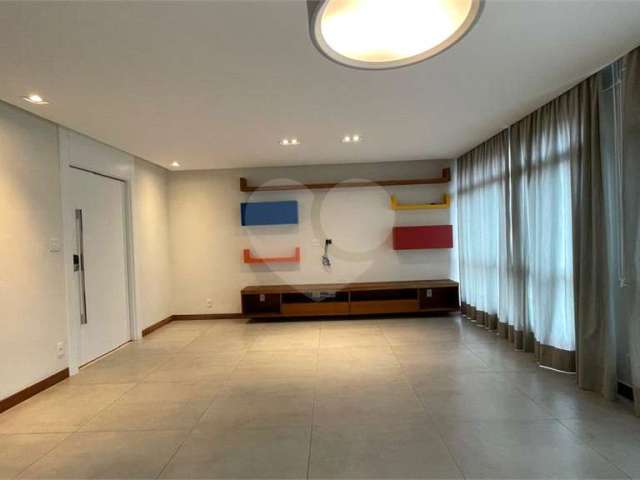 Apartamento venda Jardim América, 3 Dormitórios, suíte, 2 salas, 2 vagas, Próximo ao metro.