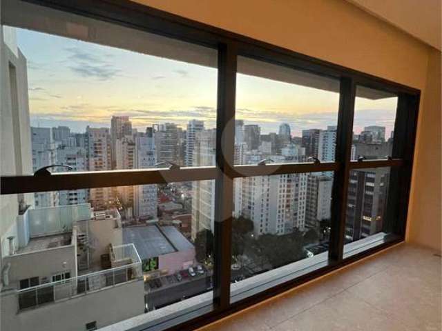 Condomínio Arcos Itaim - Lindo Apartamento com 3 Dormitórios / 1 Suíte e 2 Vagas de Garagem