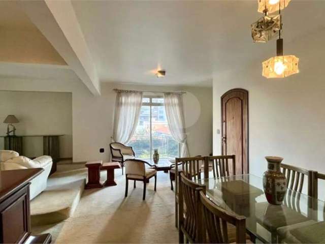 Apartamento com dois dormitórios na Vila Mariana.