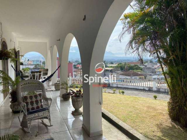 Casa com 4 dormitórios à venda, 255 m² por R$ 950.000,00 - Vila Ana Rosa Novaes - Cruzeiro/SP