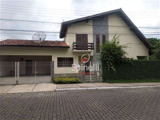 Sobrado com 3 dormitórios à venda, 292 m² por R$ 1.200.000,00 - Retiro da Mantiqueira - Cruzeiro/SP