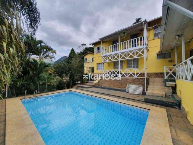 Casa com 5 dormitórios à venda, 150 m² por R$ 850.000,00 - Araras - Petrópolis/RJ