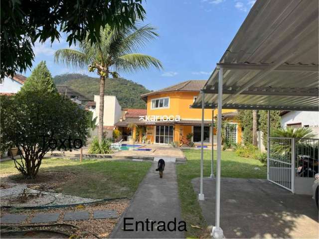 Exelente casa condomínio na Taquara