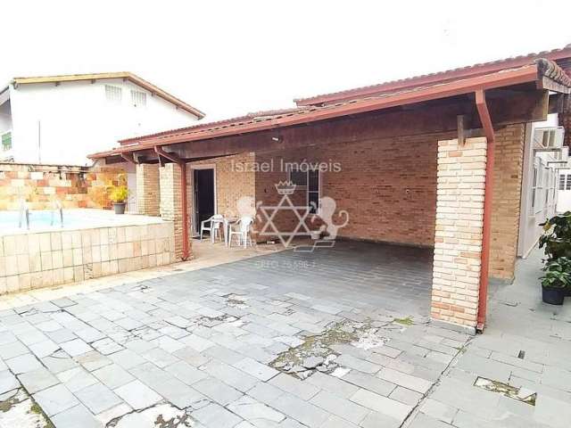 Casa 3 DORMITÓRIOS (sendo 1 suíte) à venda, Sumaré, Caraguatatuba, SP - Piscina, churrasqueira - Te