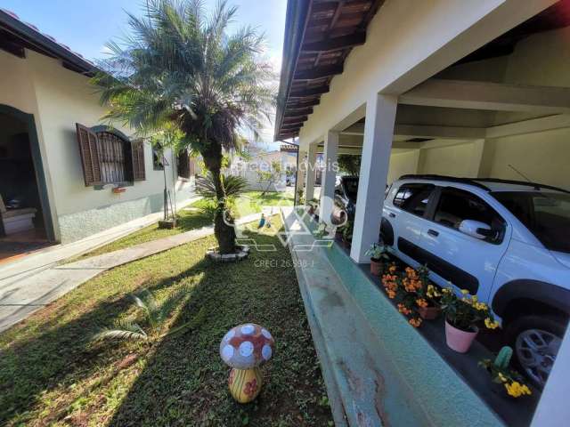 Casa à venda com edícula, 04 vagas, muito bem localizada; Ipiranga, Caraguatatuba, SP