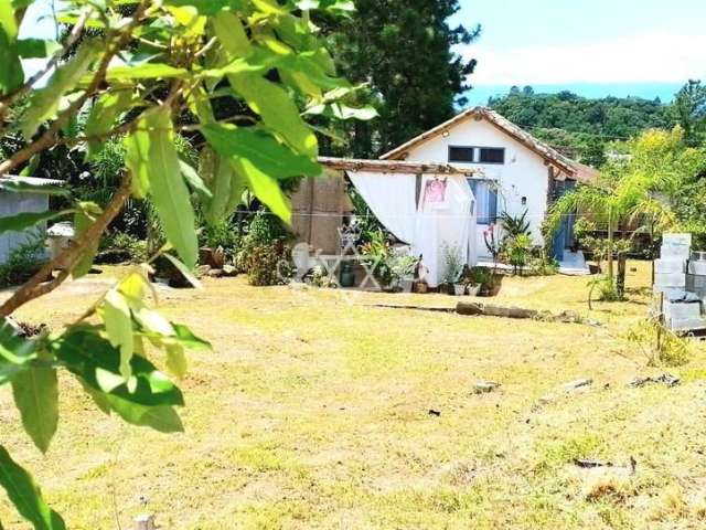 Terreno de 598m² com uma suíte e área de churrasqueira à venda, Capricórnio II, Caraguatatuba, SP