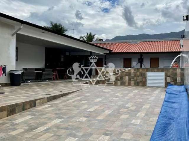 Casa com 4 suítes + piscina à venda, no Portal do Patrimonium, em Massaguaçu Caraguatatuba , Litora