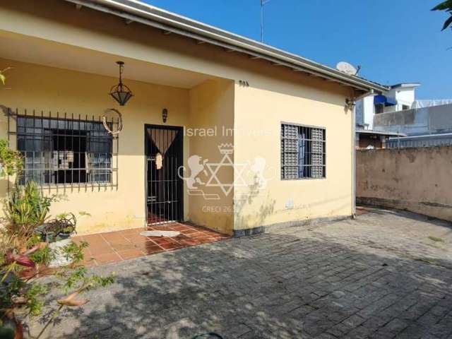 Casa para venda, com 2 dormitórios e mais uma edicula, no bairro Sumaré, ao lado do centro na cidad