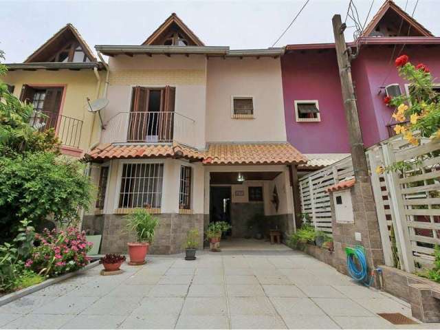 Casa em condomínio fechado com 3 quartos à venda na Rua Osório Mendes Ouriques, --, Guarujá, Porto Alegre por R$ 340.000