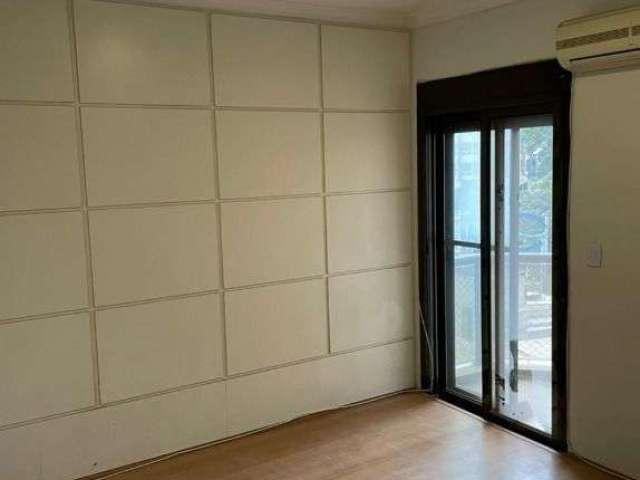 Apartamento 3 dormitórios (130m²), 1 Suíte, 2 Vagas.  Próximo da Avenida Paulista