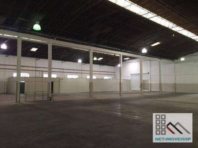 Galpão Comercial/Industrial (2.324m²), 8 banheiros, 5 Docas, 22 vagas. Próximo do Ceagesp, maior entreposto da América Latina