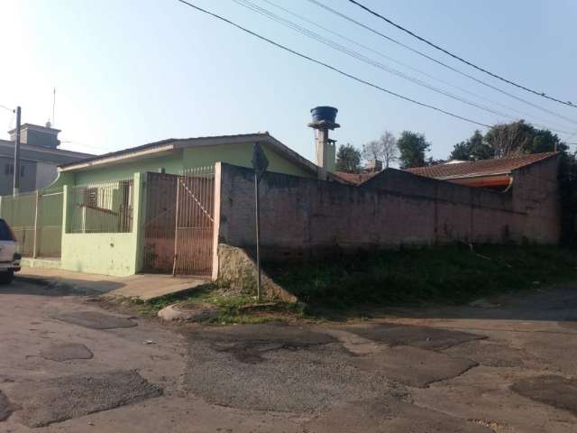 Casa com 03 quartos em são José dos Pinhais