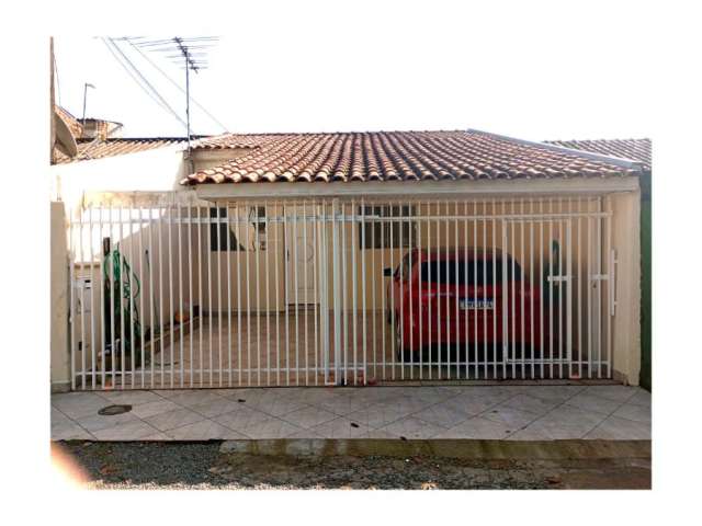 Casa com 03 quartos no Sitio Cercado