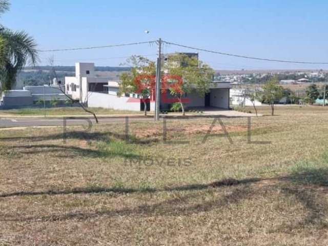 Excelente terreno de esquina no Residencial Tamboré.