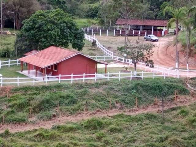 Sítio para Venda em São José dos Campos, Terra Boa, 3 dormitórios, 1 suíte, 2 banheiros, 4 vagas