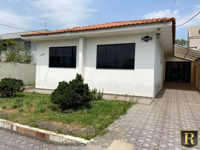 Casa para Venda em Guarapuava, Centro, 3 dormitórios, 2 suítes, 2 vagas