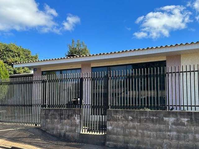 Casa para Venda em Guarapuava, Palmeirinha, 4 dormitórios, 2 banheiros, 1 vaga